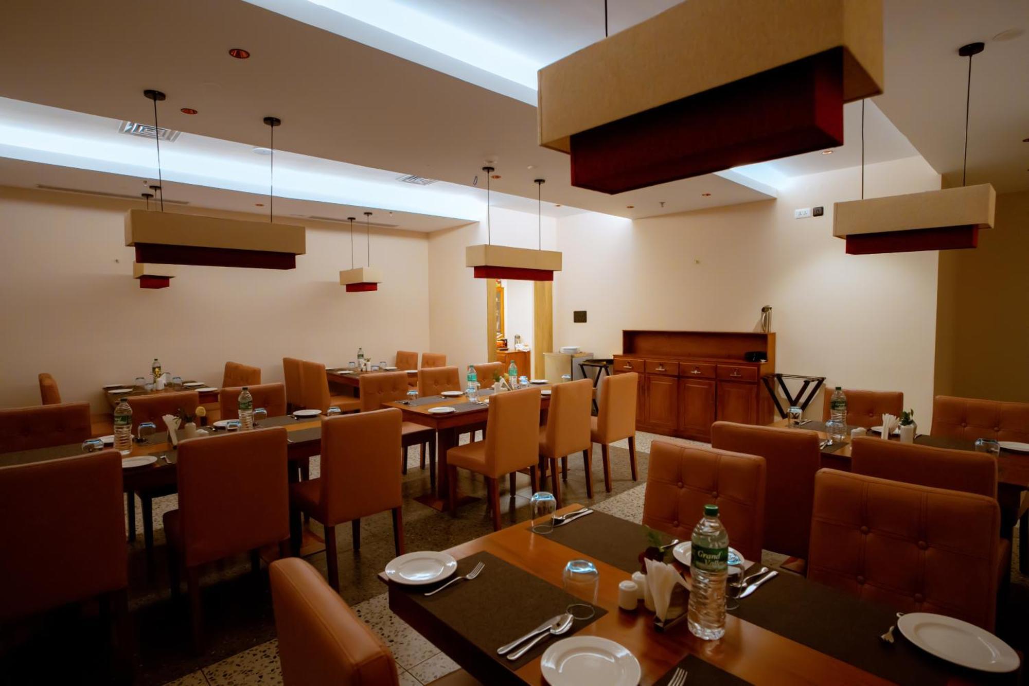 Beeza Clubhouse Hotel Kottayam Exterior photo
